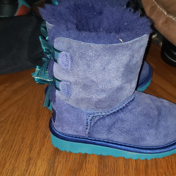 Uggs - Picture 3 of 4